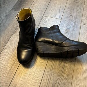 Bussola Black Leather Ankle Boots